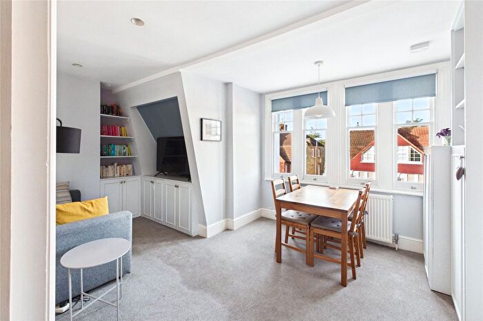 2 Bedroom Flat For Sale In Riggindale Road, London, SW16