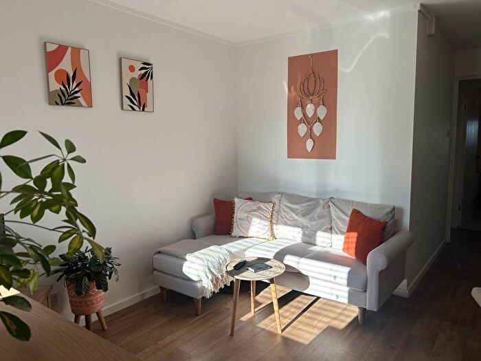 1 Bedroom Flat To Rent In Smith Field Road, Exeter, Devon, EX2