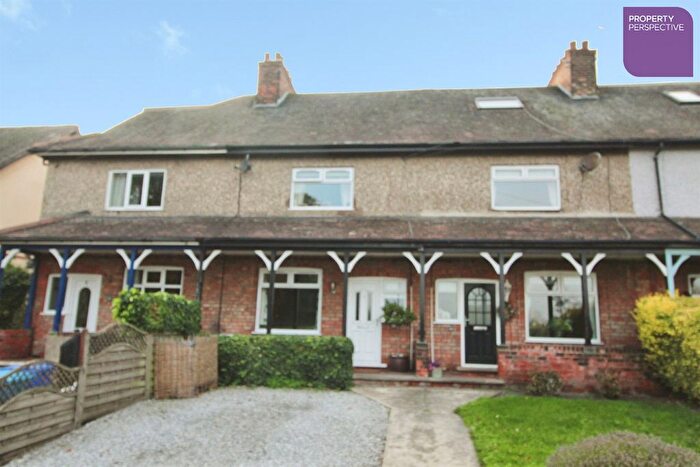 2 Bedroom Terraced House For Sale In Church Road, HU14