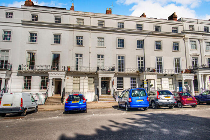 2 Bedroom Flat To Rent In Clarendon Square, Leamington Spa, CV32