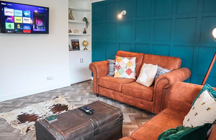3 Bedroom Detached House For Sale In The Dale, Bonsall, DE4