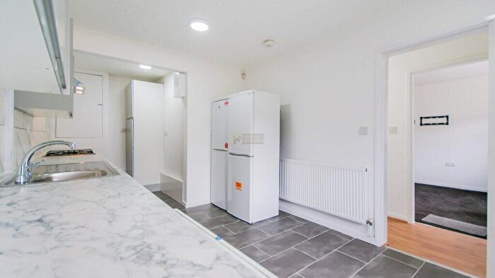 5 Bedroom Terraced House To Rent In Hobart Croft, Nechells, Birmingham, B7