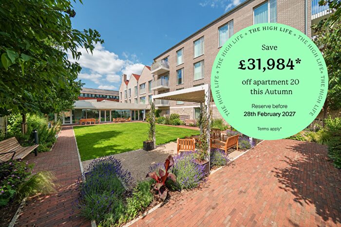 1 Bedroom Retirement Property For Sale In Aylmer House, Portsmouth Road, Cobham, Surrey, KT11