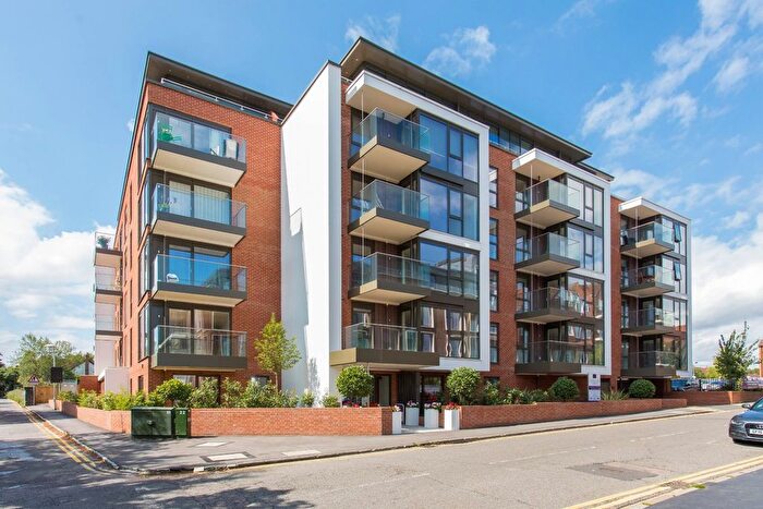 2 Bedroom Flat To Rent In Marsham House, Station Road, Gerrards Cross, Buckinghamshire, SL9