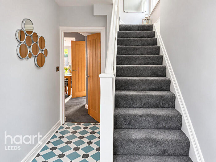 3 Bedroom Semi-Detached House For Sale In Westfield Avenue, Huddersfield, HD3
