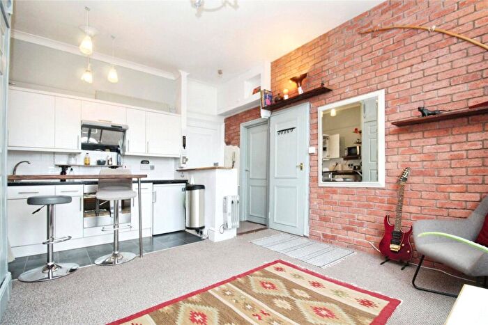 Flat To Rent In Stanley Street, Southsea, Hampshire, PO5