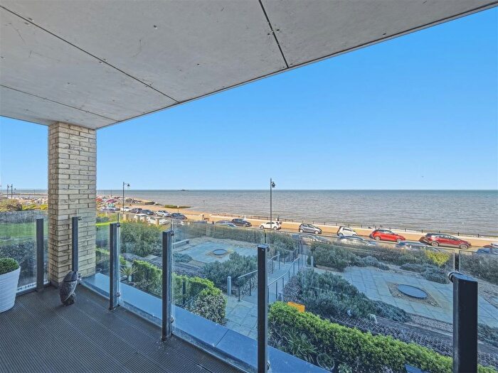 2 Bedroom Flat For Sale In Central Parade, Herne Bay, CT6