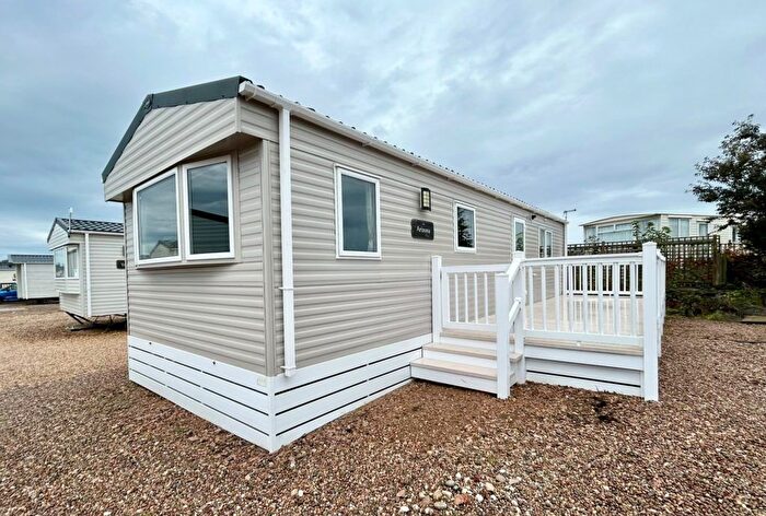 2 Bedroom Mobile/park Home For Sale In Seatown, Lossiemouth, IV31