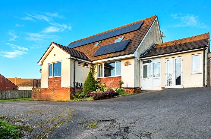 4 Bedroom Bungalow For Sale In Burlescombe, Tiverton, Devon, EX16