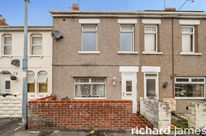 3 Bedroom Terraced House For Sale In Summers Street, Rodbourne, Swindon, SN2