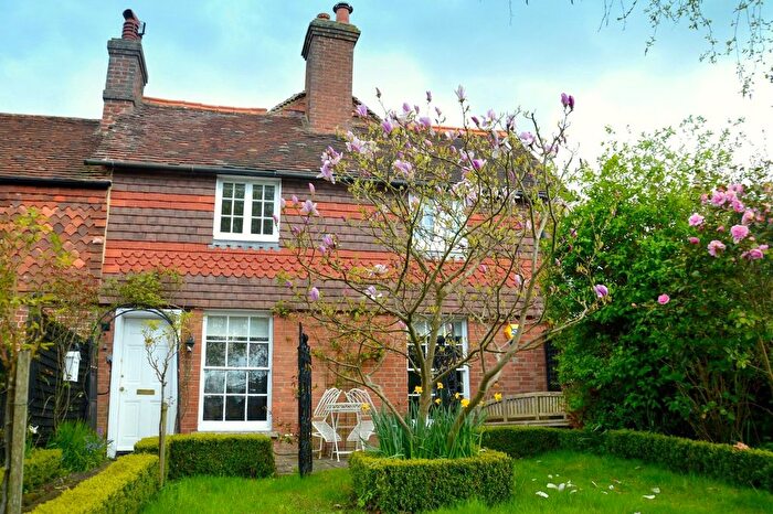 3 Bedroom Semi-Detached House To Rent In White Hart Cottages, The Street, Ewhurst, GU6