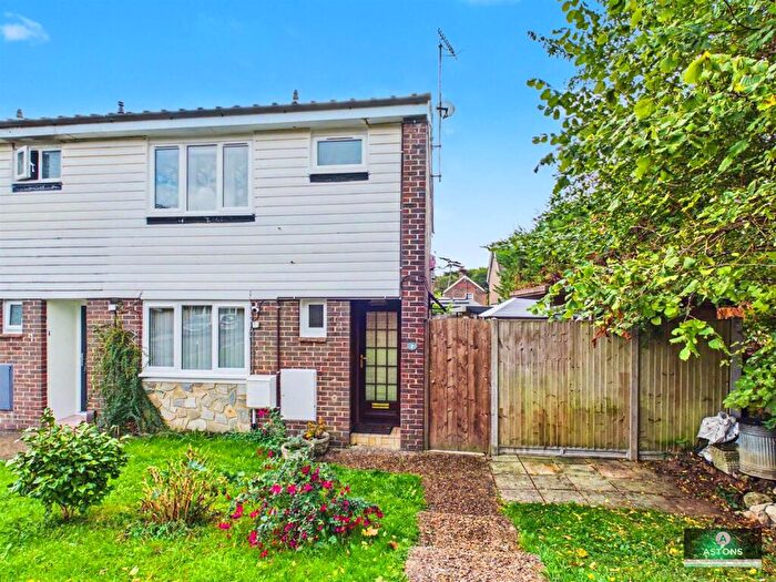 3 Bedroom Semi-Detached House For Sale In Cotswold Close, West Green, RH11