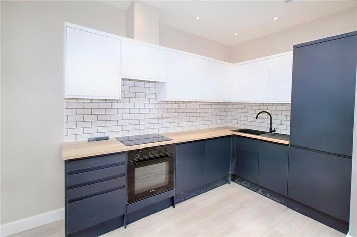 Apartment To Rent In - Buckingham Street, Aylesbury, Buckinghamshire, HP20