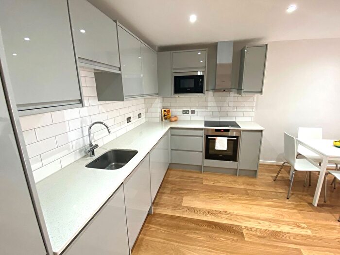 2 Bedroom Flat To Rent In Flat Signal House, Great Suffolk Street, London, London, SE1