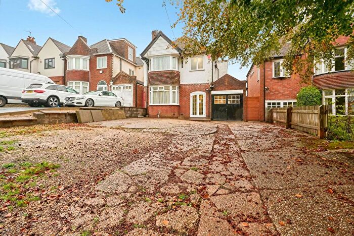 3 Bedroom Detached House For Sale In Birmingham Road, Walsall, West Midlands, WS5
