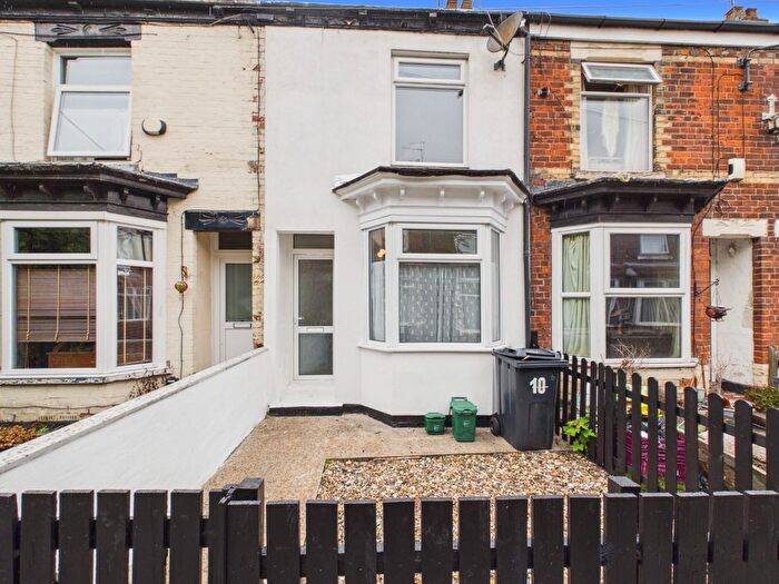 2 Bedroom Terraced House For Sale In Poplar Avenue, Reynoldson Street, Hull, HU5