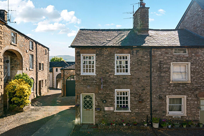 3 Bedroom End Of Terrace House For Sale In Main Street, Kirkby Lonsdale, LA6