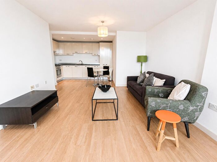 2 Bedroom Flat To Rent In Skyline, St. Peters Street, LS9