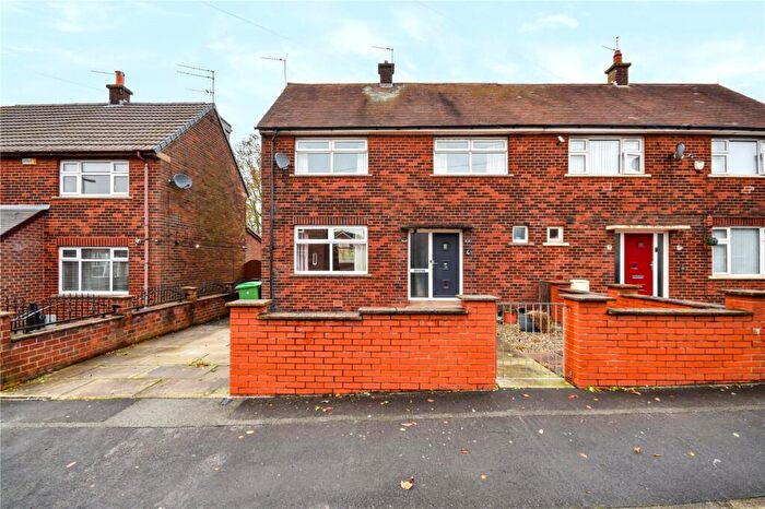 3 Bedroom Semi-Detached House For Sale In Heyside Avenue, Royton, Oldham, Greater Manchester, OL2