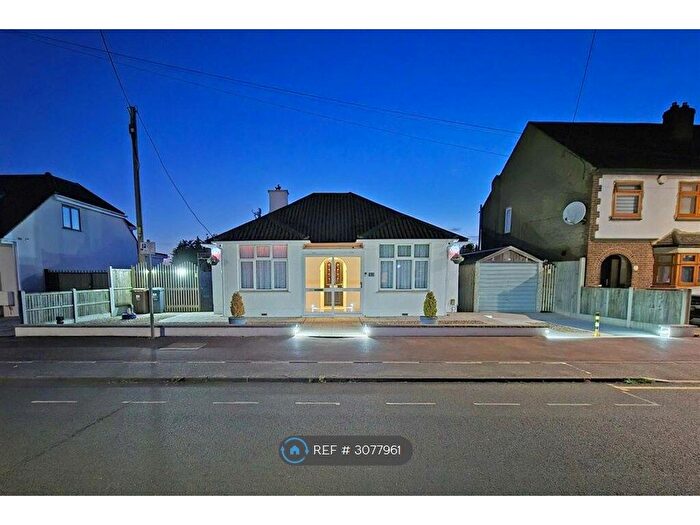 3 Bedroom Bungalow To Rent In Dagmar Road, Dagenham, RM10
