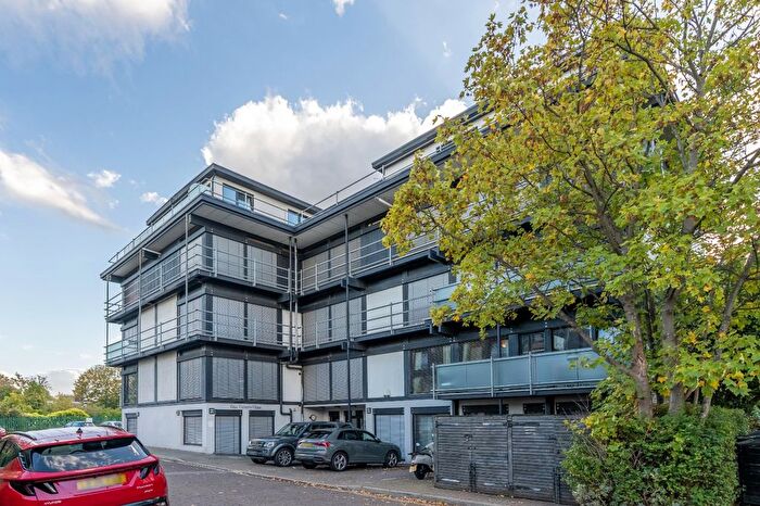 2 Bedroom Flat For Sale In Victoria Villas, Richmond, Surrey, TW9