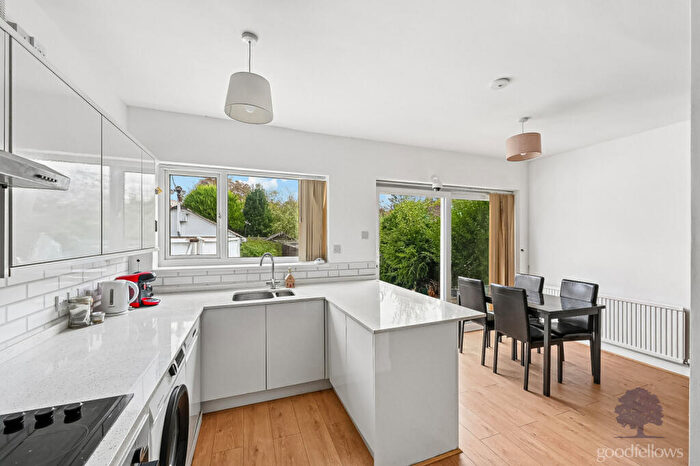 4 Bedroom Semi-Detached House To Rent In Martin Grove, Morden, SM4