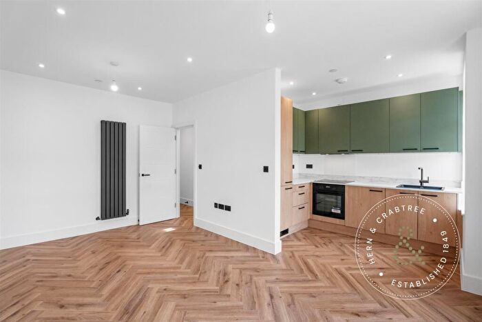 2 Bedroom Flat To Rent In Wyndham Crescent, Pontcanna, Cardiff, CF11