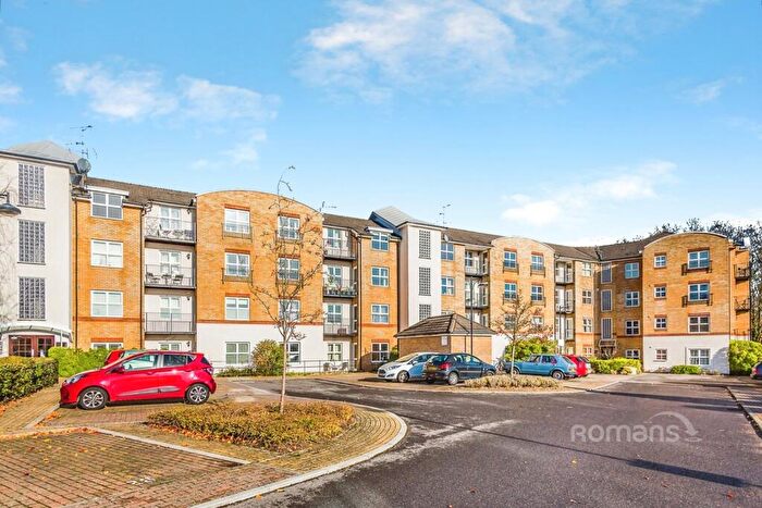 2 Bedroom Flat To Rent In Russell Road, Basingstoke, RG21