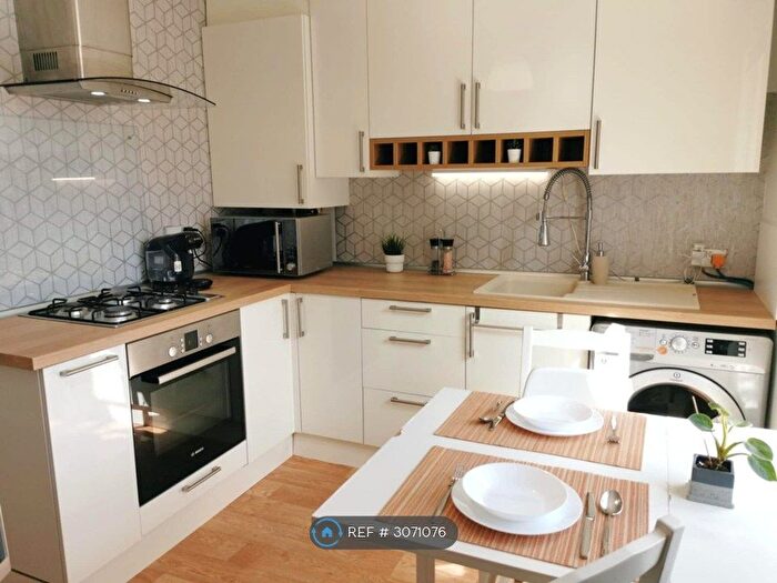 2 Bedroom Semi-Detached House To Rent In Sedgley Road, Bournemouth, BH9
