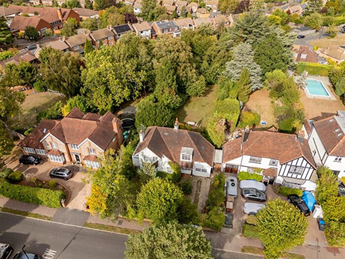 4 Bedroom Detached House For Sale In The Ridge Way, South Croydon, CR2