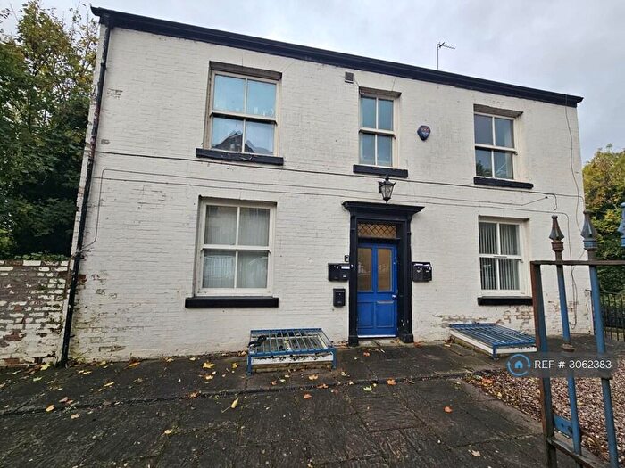 2 Bedroom Flat To Rent In Stamford St, Stalybridge, SK15