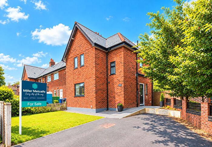 3 Bedroom End Of Terrace House For Sale In Ashwood Avenue, Ramsbottom, BL0