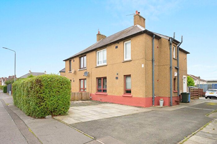 2 Bedroom Flat For Sale In Almond Street, Grangemouth, FK3