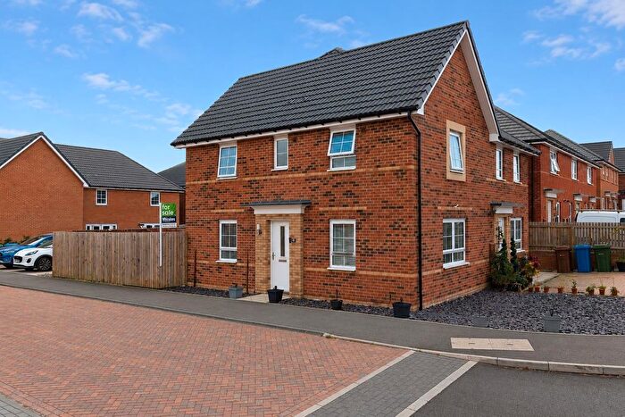 3 Bedroom Semi-Detached House For Sale In Morris Croft, Cottingham, HU16