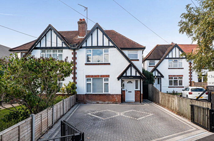 3 Bedroom Semi-Detached House For Sale In Waterhouse Lane, Shirley, Southampton, Hampshire, SO15