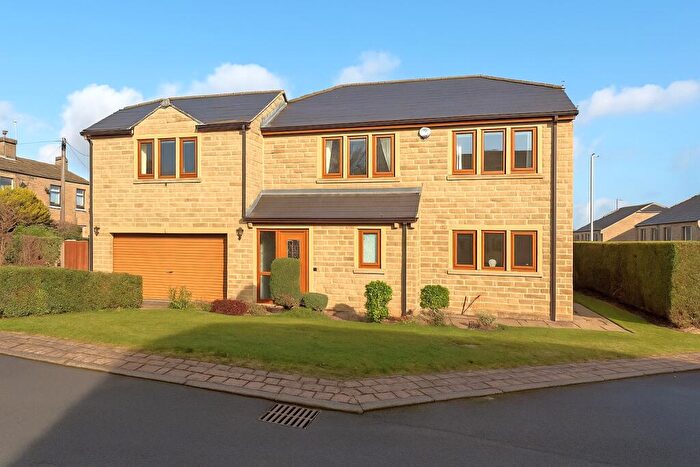 5 Bedroom Detached House For Sale In Rustless Close, Cleckheaton, West Yorkshire, BD19