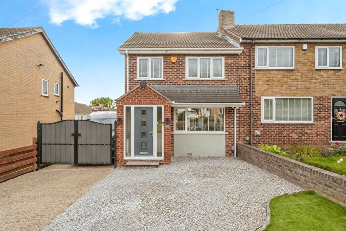 3 Bedroom Semi-Detached House For Sale In Chatsworth Avenue, Mexborough, S64