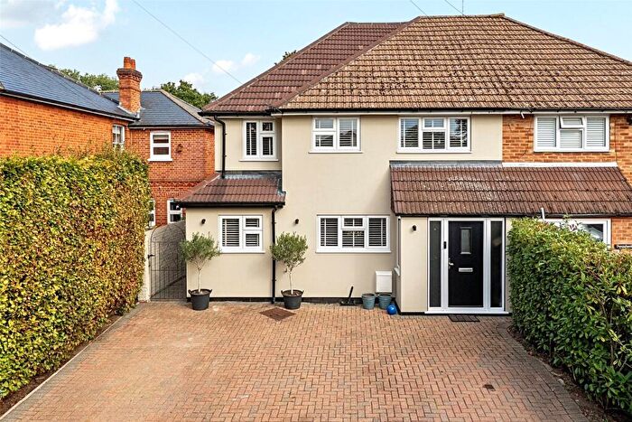 4 Bedroom Semi-Detached House For Sale In Send Road, Send, Surrey, GU23