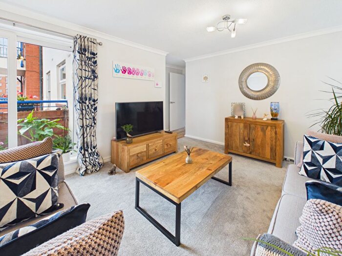 2 Bedroom Flat For Sale In Grenville Court, Bridgwater, TA6