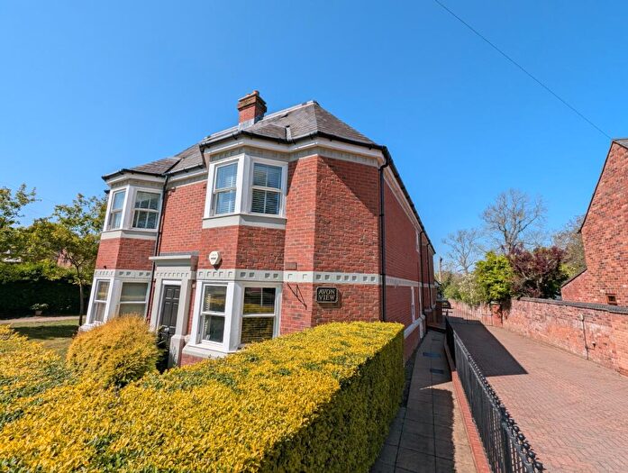 2 Bedroom Apartment For Sale In Shipston Road, CV37