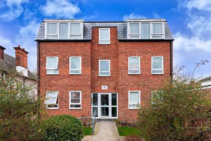 2 Bedroom House To Rent In Clivedon, Highams Park, London, E4