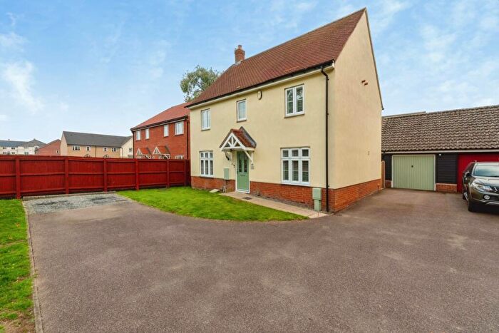 4 Bedroom Detached House For Sale In Washington Drive, Carbrooke, Norfolk, IP25