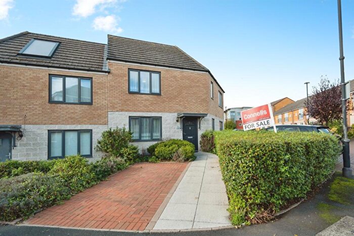 3 Bedroom Semi-Detached House For Sale In Charity Bick Way, West Bromwich, B70