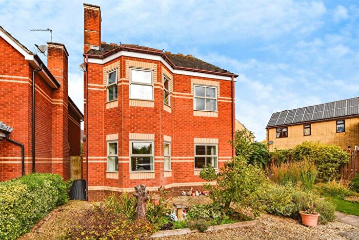 4 Bedroom Detached House For Sale In Gleneagles Close, Monkton Park, Chippenham, SN15