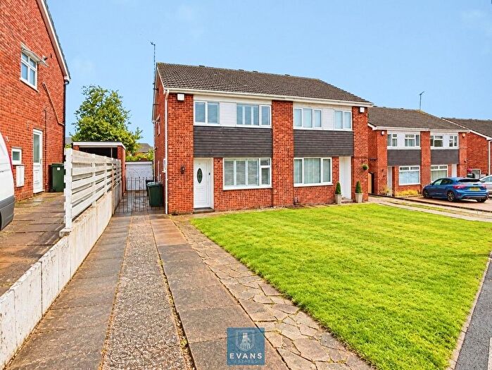 3 Bedroom Semi-Detached House For Sale In Wimborne Drive, Walsgrave, Coventry, CV2