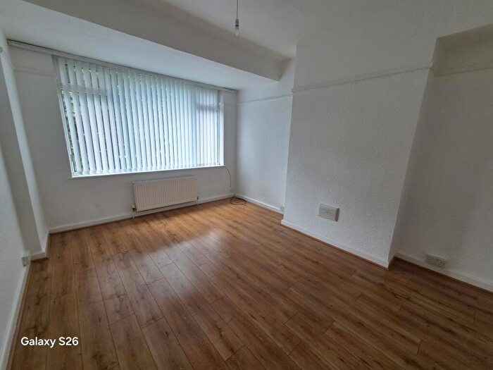2 Bedroom Flat To Rent In Church Road, Tranmere, Wirral, CH42