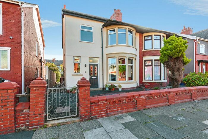 3 Bedroom Semi-Detached House For Sale In Argyll Road, Blackpool, FY2