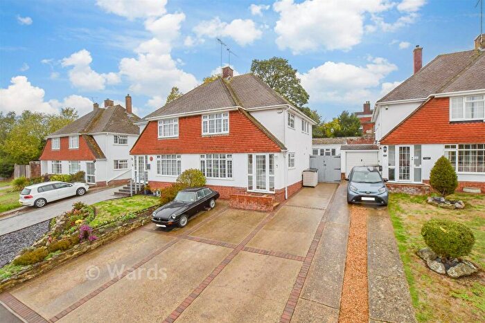 3 Bedroom Semi-Detached House For Sale In Trellyn Close, Maidstone, Kent, ME16