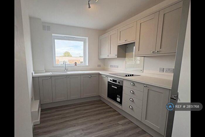 2 Bedroom Flat To Rent In Lansdowne Court, Camberley, GU15