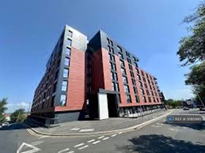 2 Bedroom Flat To Rent In Ford Lane, Salford, M6